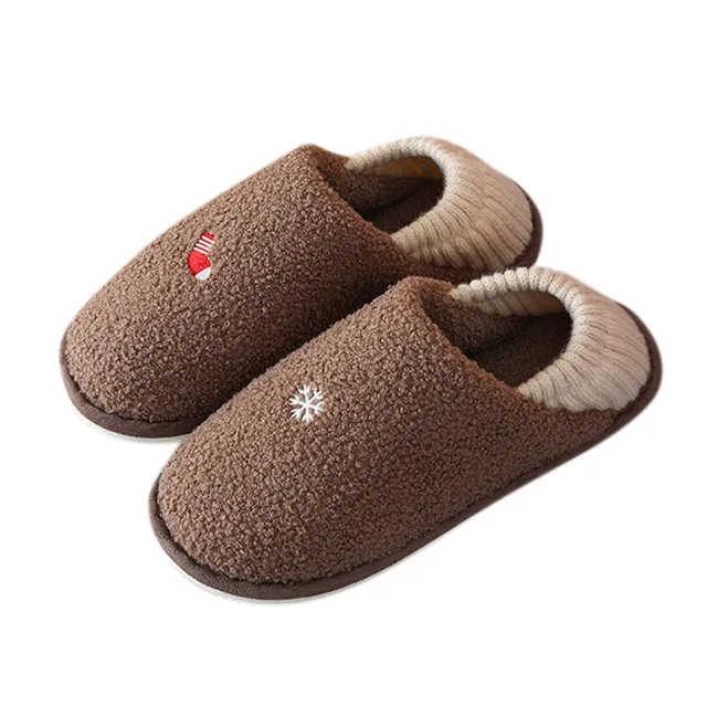 4 тапочки. Тапочки домашние. Домашние тапочки на липучке женские. Оливковые тапочки. 4 тапочки.