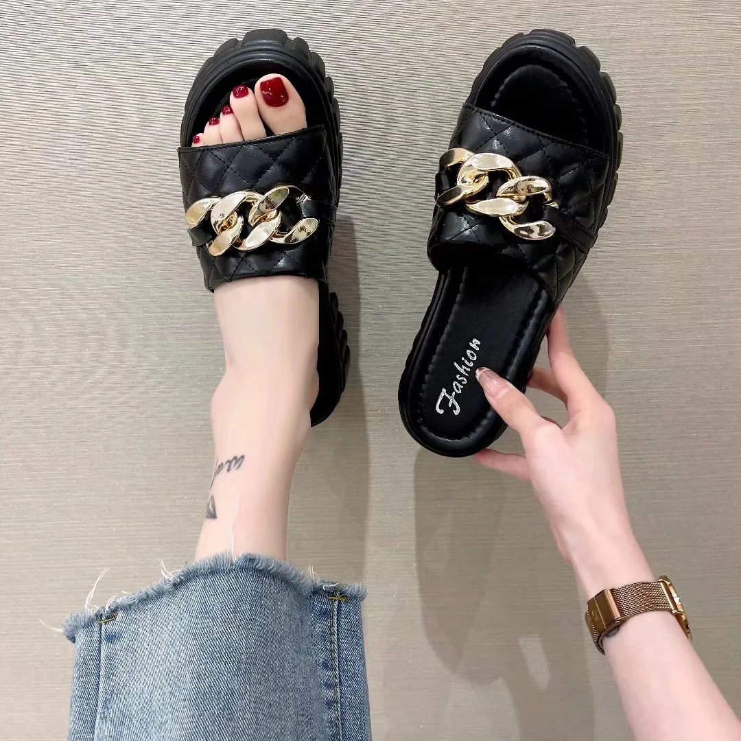 

2022 New Ladies Slippers Sandals Thick Bottom Black Metal Chain Decorated Zapatillas Mujer Casa Sliders Shoes Sapato Sandals