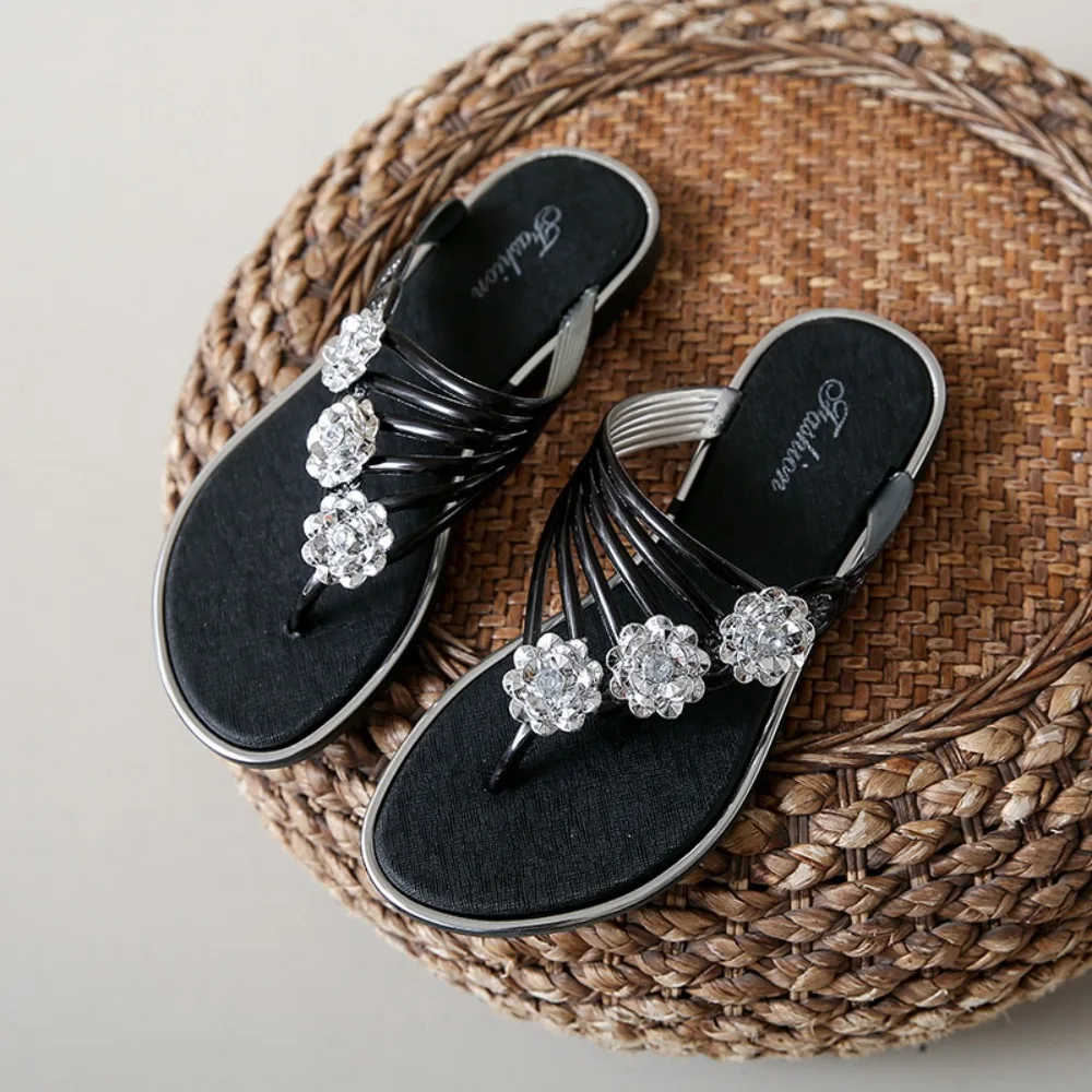 Повседневные тапочки на толстой подошве со стразами Нескользящие шлепанцы с