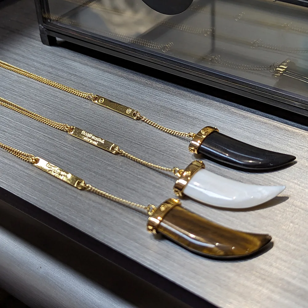 

Personality gradient color three color horn medium long Y shaped necklace