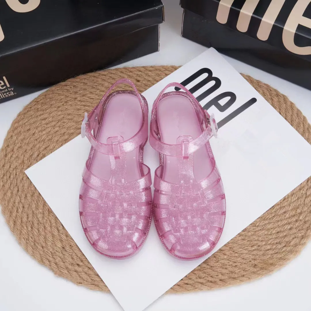 2025 сандалии женская обувь дышащая мягкая новая для девочек низкие закрытые