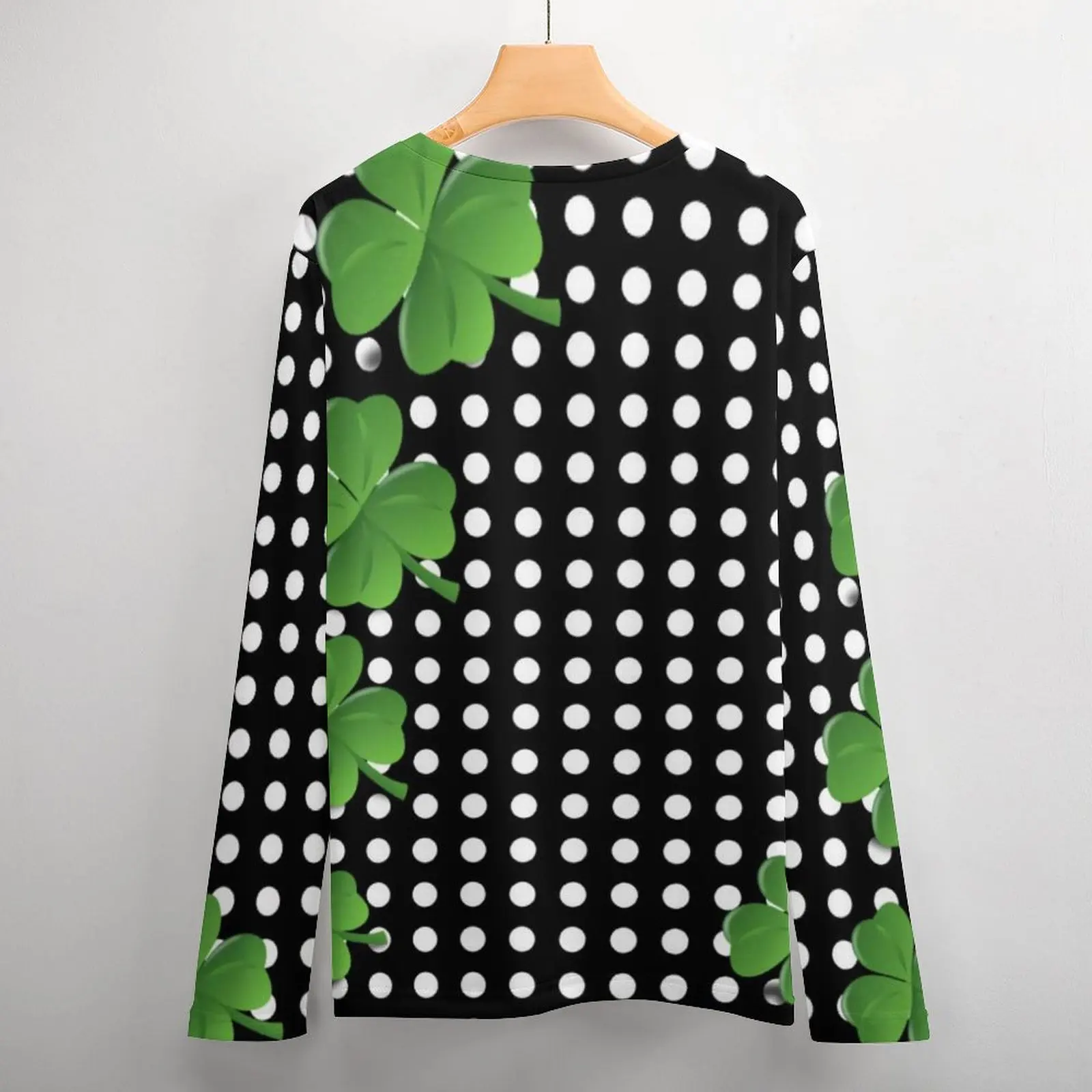 Черно-белая футболка в горошек мужская на день Святого Патрика базовые футболки