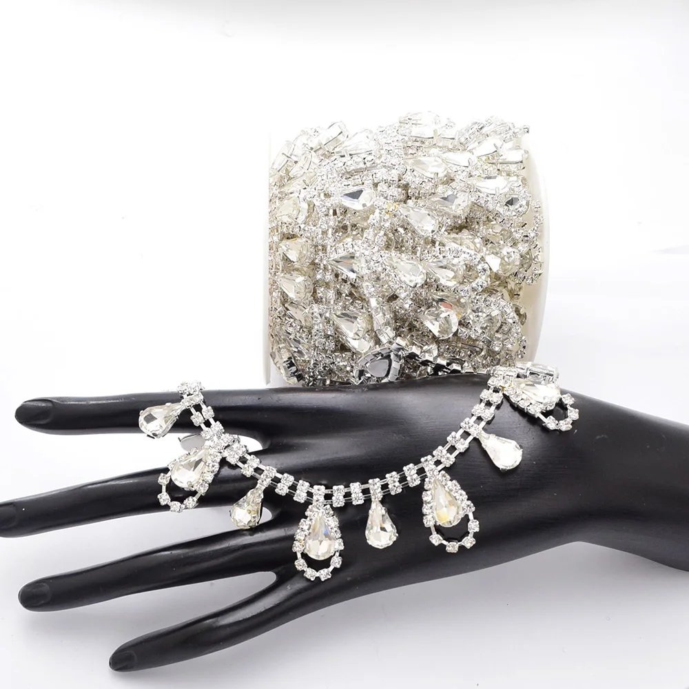 Украшение в виде стеклянной цепочки форме капли используемое для шитья нежных