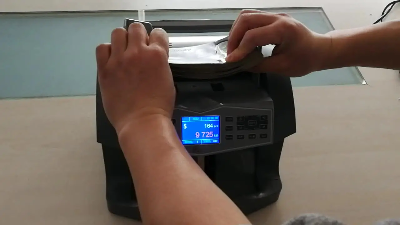 

CAD Canadian Dollar mixed denomination value cash counter by UV,MG,MT,IR detection