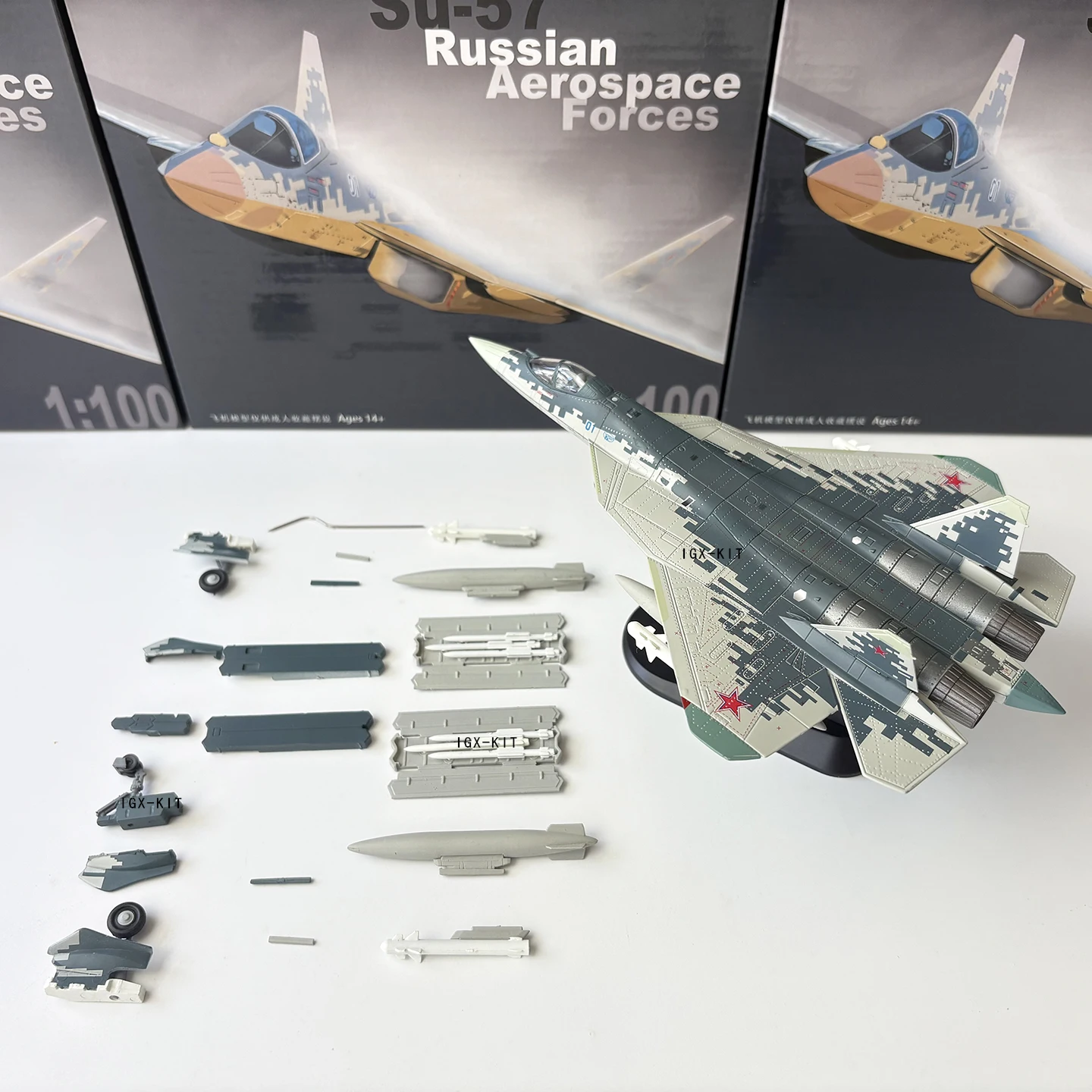 Масштабная модель истребителя СУ-57 ВВС России (1:100) - СУ-57 01 #   Металлическая модель самолета: подарок, украшение, предмет декора (art.: 3920dae02f486) - 3920dae02f486