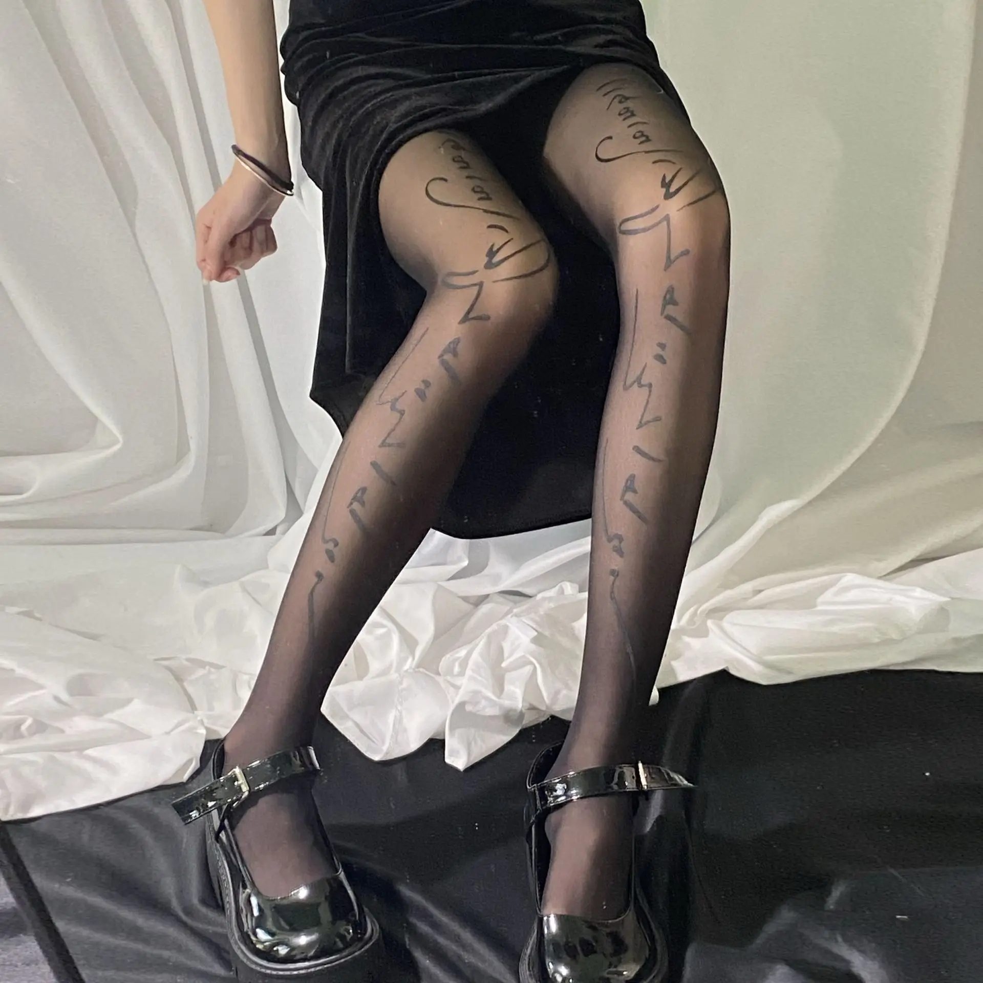 

Summer New Products Ins Wind Stockings Trend Printing Letter Stockings Jk Uniform with Stockings Jumping Hot Girl Black Silk