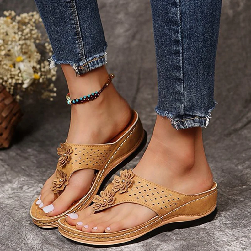 

Шлепанцы женские с цветочным принтом, мягкие сланцы на танкетке, дизайнерская обувь, Тапочки