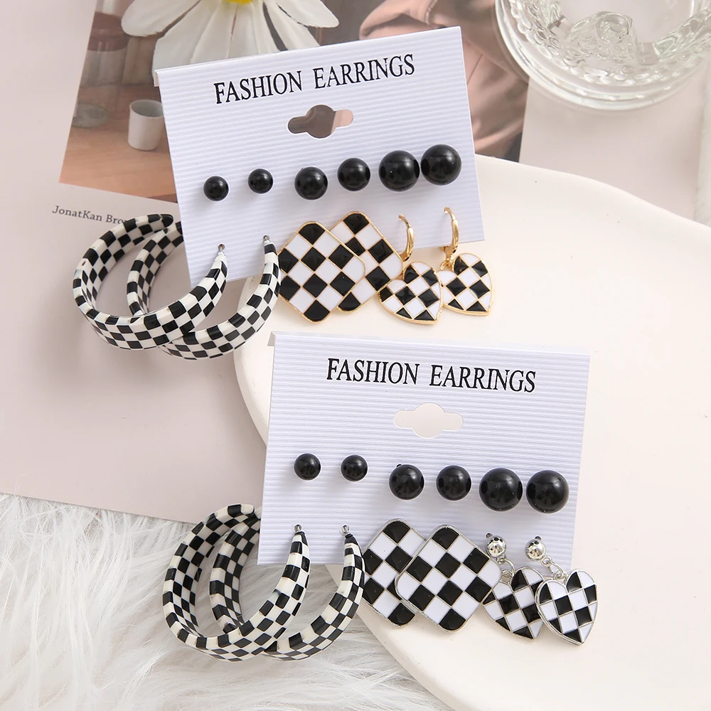 

Vintage Geometric Checkerboard Drop Earrings Set For Women Fashion Black and White Lattice Heart Earrings 2022 Jewelry