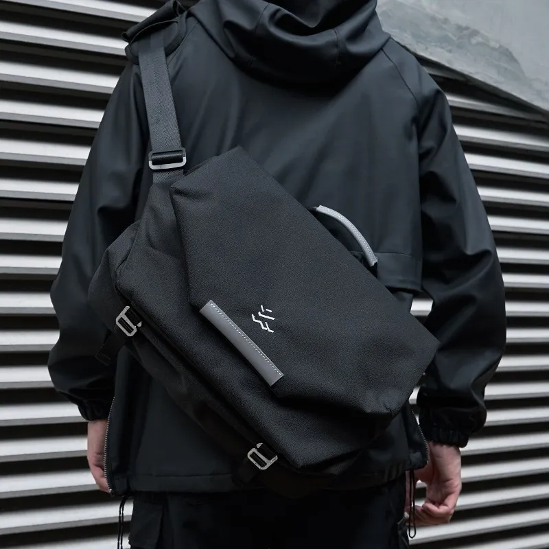 

Oxford Premium Solid Men's Crossbody Bag Reflective Shoulder Sling Bag 14inch Large Capacity Multifunction Waterproof Antitheft