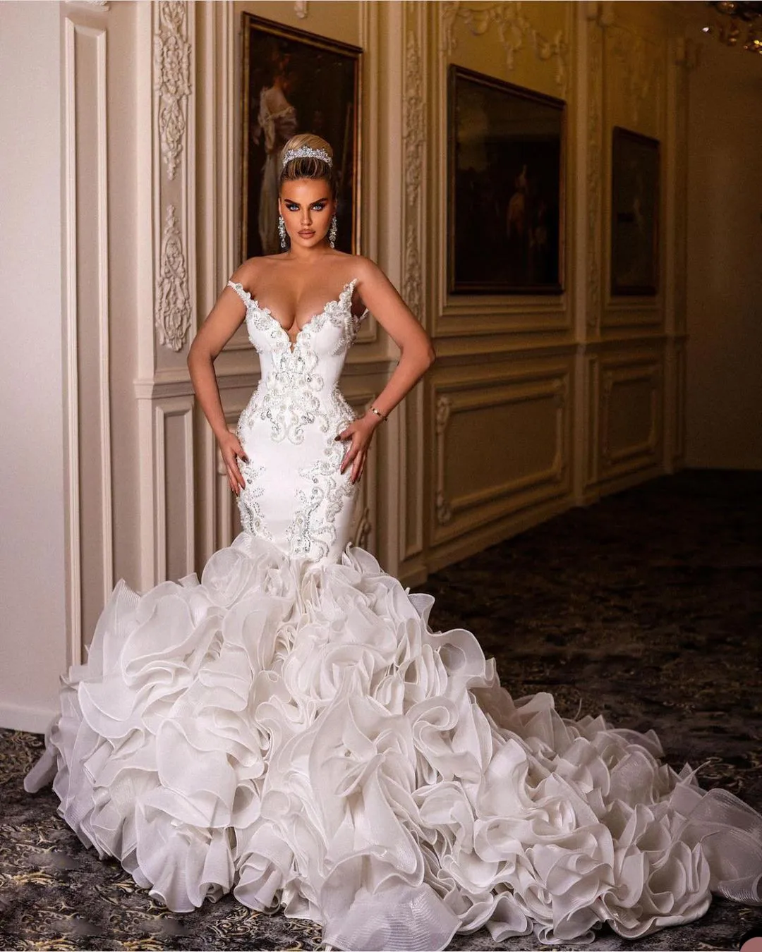 

Fancy Mermaid V Neck Bridal Gowns Multilayered Ruffles Wedding Dress Custom Made Beaded Sleeveless Vestido de novia