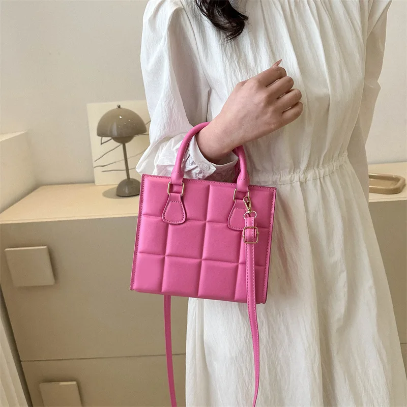 Portable Commuter Texture Western Style Small Square 2023 New Women's Chocolate Plaid Shoulder Messenger Bag