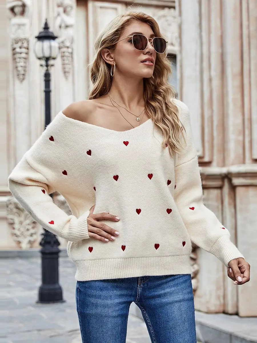

2023 Autumn Winter New Women's V Neck Embroidery Heart Sweater Women Pullover Knitwear Korean Style Kawaii Jumper