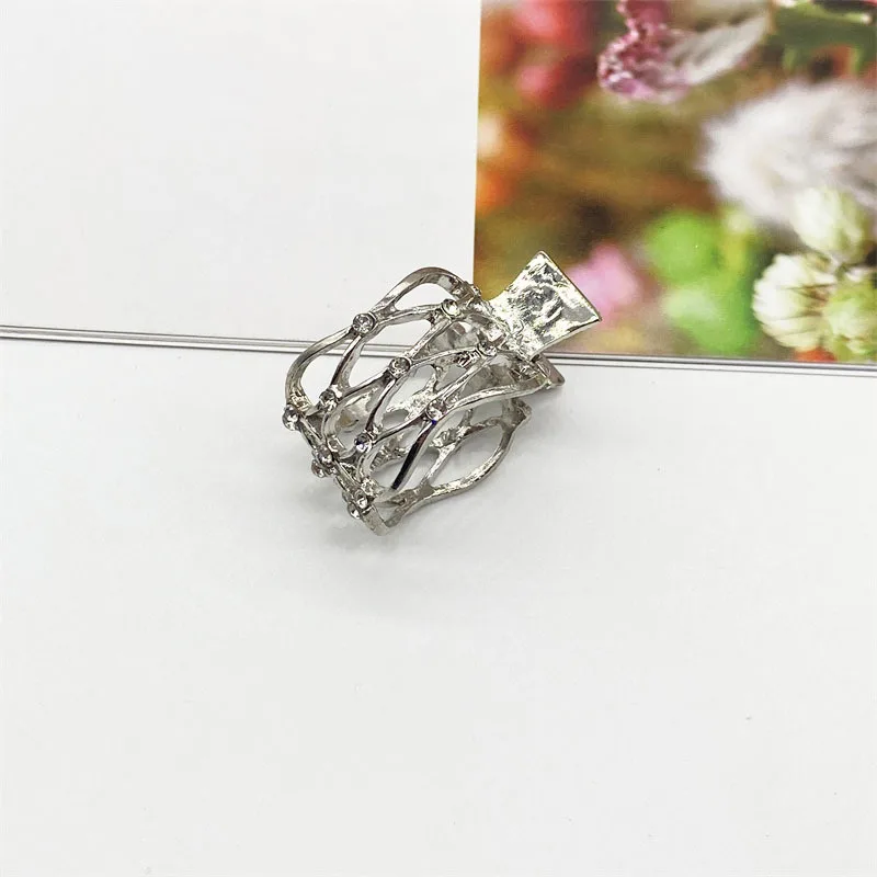 Рисунок 3 - Новинка, стильная заколка для хвоста с высокой талией