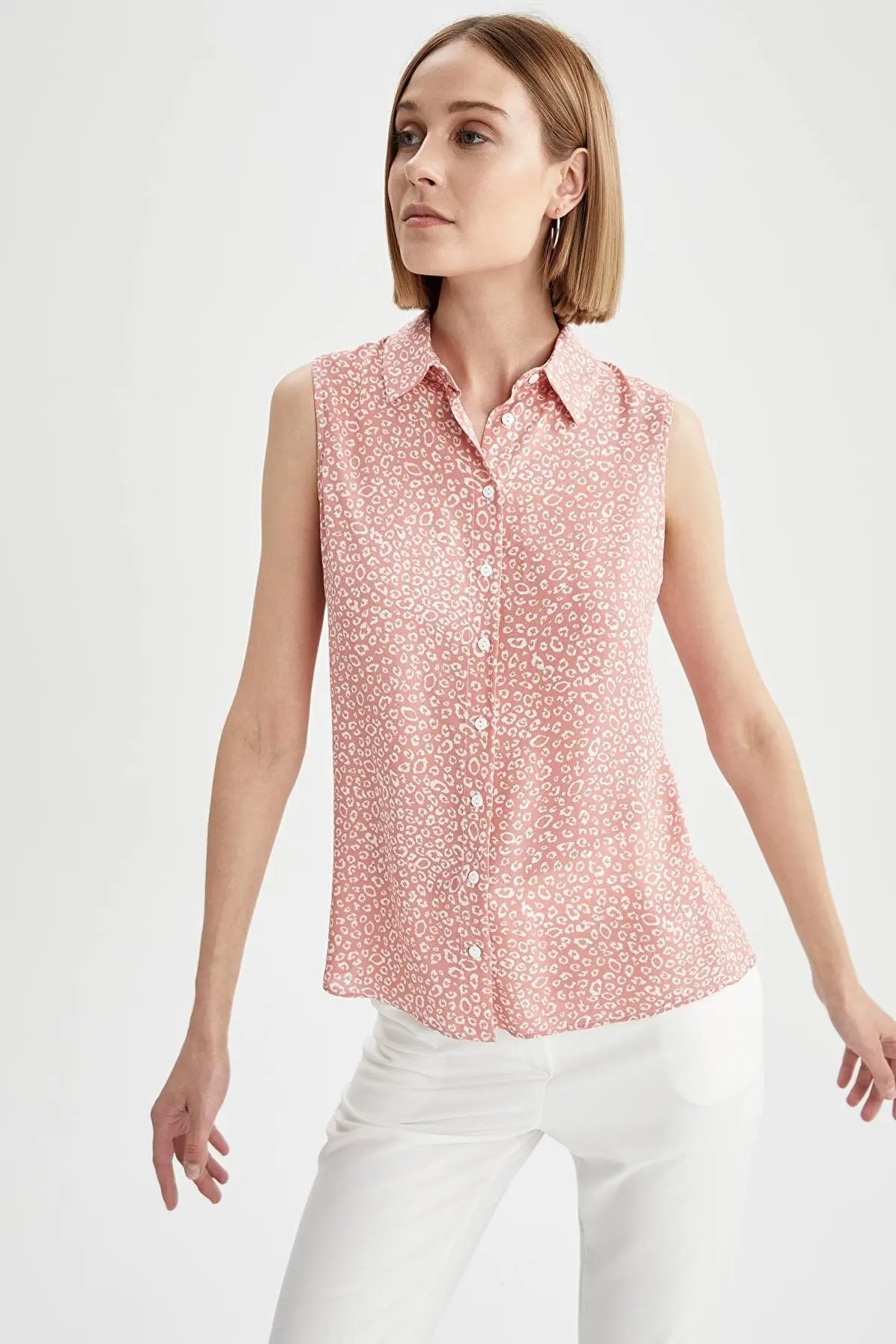 

Female Bordeaux Leopard pattern Relax Fit Sleeveless Shirt Pretty and Cheap women's Shirts 101070823
