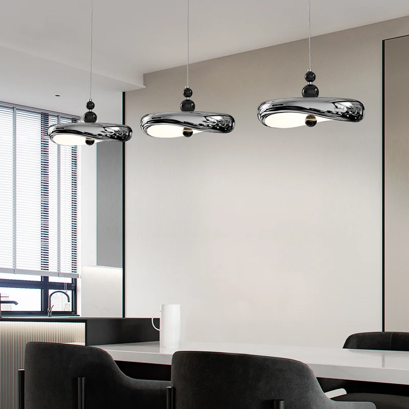 Серебряная подвесная люстра в современном стиле простой металлический