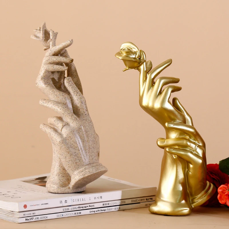 

Home Decoration Resin Sculpture Statue Desktop Decor Living Room Modern Sandstone Golden Hand-held Rose Crafts Gift Figurines