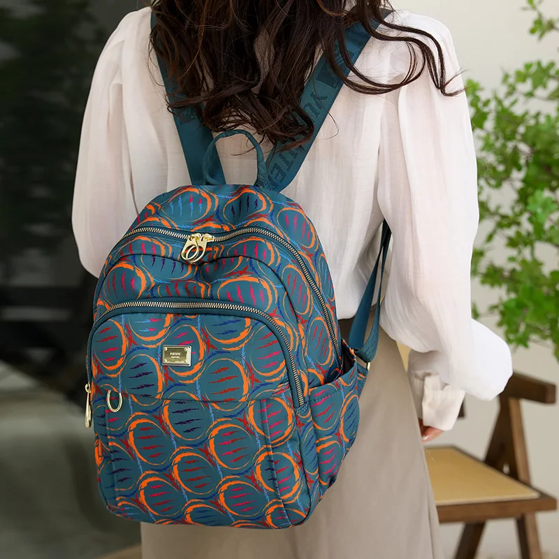 

Retro Trendy Printed Women's Backpack Luxurious High-Quality Waterproof Nylon Fabric Suitable For Young Women's Daily Use