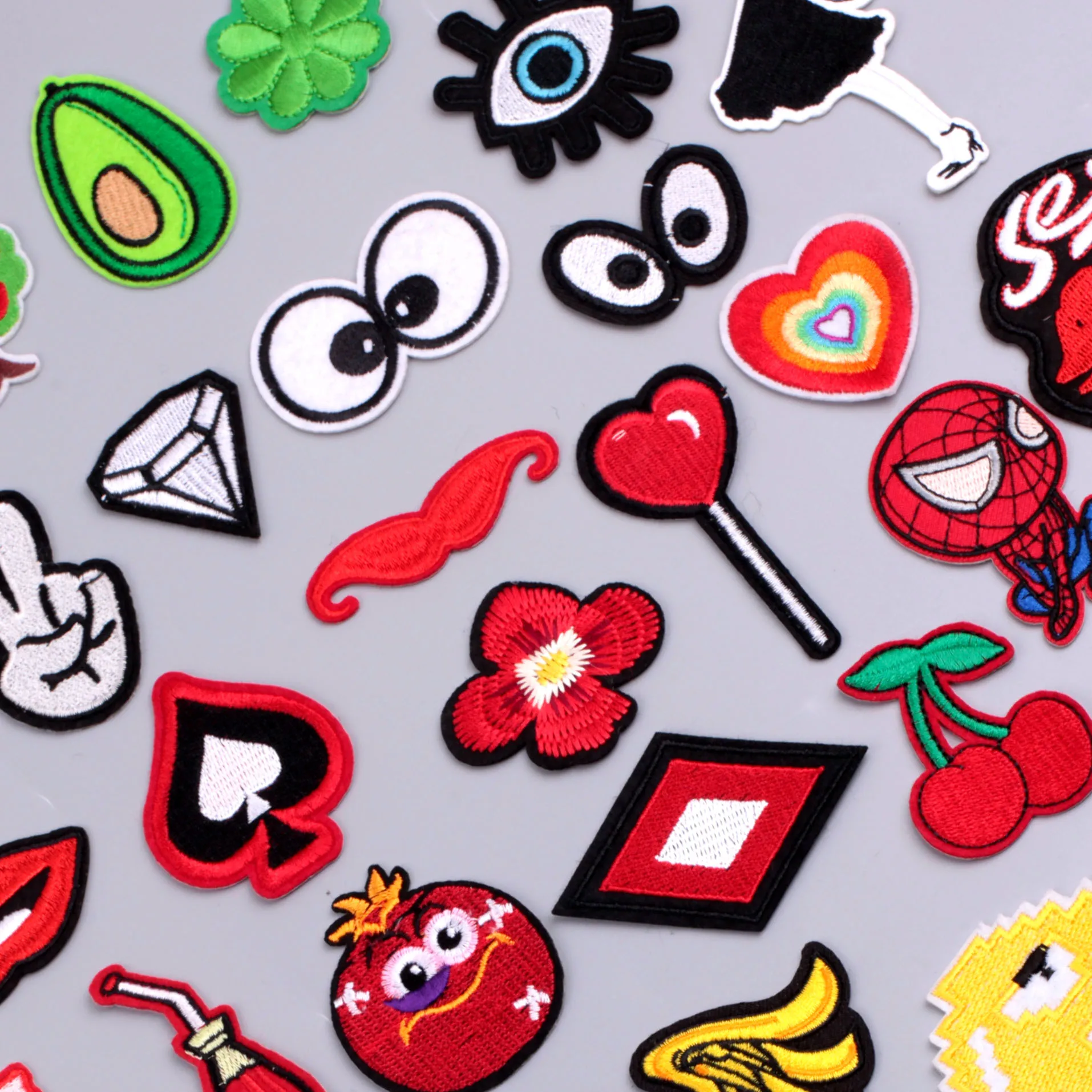 

Cartoon Embroidered Patches on Clothes Iron on Patches Applique Clothing Thermoadhesive Patches for Clothing Stickers Badges