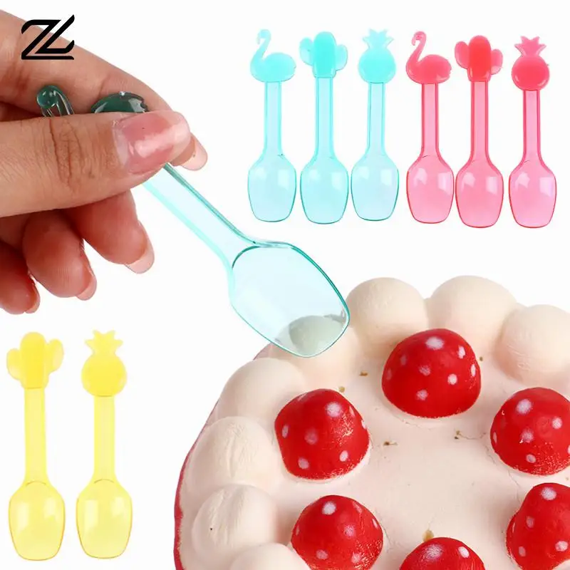 

9 шт./компл. милые мини прозрачные пластиковые ложки, искусственные ложки для десерта, аппетита, одноразовая пластиковая ложка