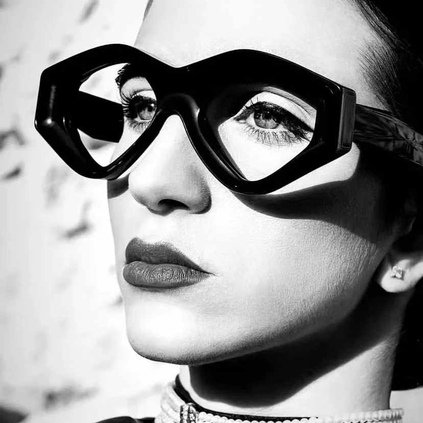 

Retro Thick Frame Irregular Triangular Cat Eye Sunglasses Women Luxury Brand Designer Eyewear UV400 Men Unique Sun Glasses