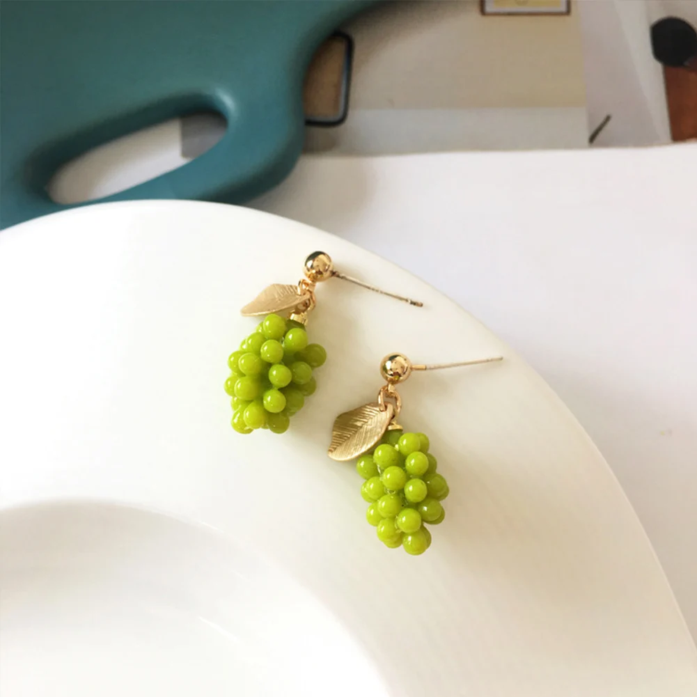 

Lovely Green Beads Grape Ear Studs Earring For Women Simulation Fruit Earrings Sweet Wedding Ear Studs Party Jewelry Gift
