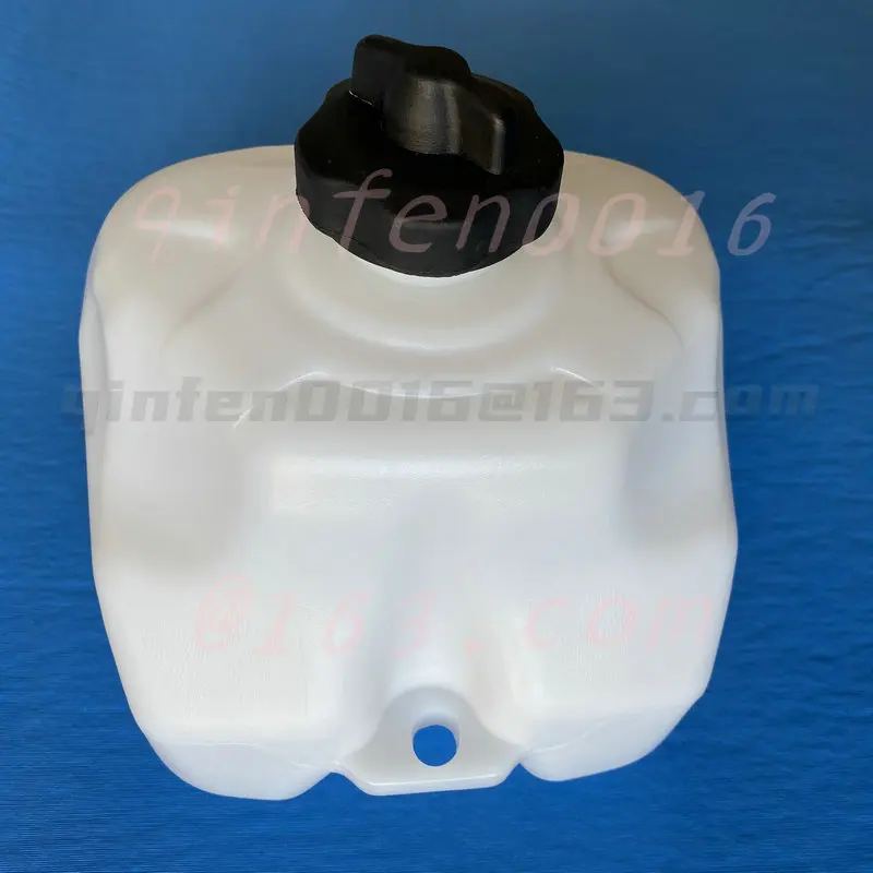 Фото Для подвесных моторов Tohatsu 2HP, 4HP, 5HP, 6HP: пластиковый топливный бак, запасная часть. №2