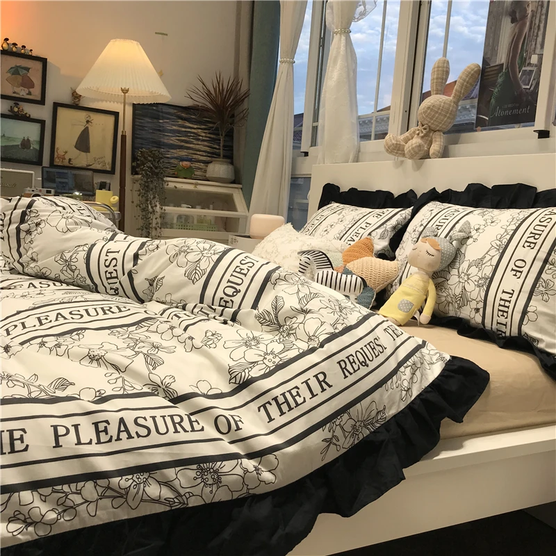 

Хлопковые простыни из четырех частей с черными кружевами в пасторальном стиле