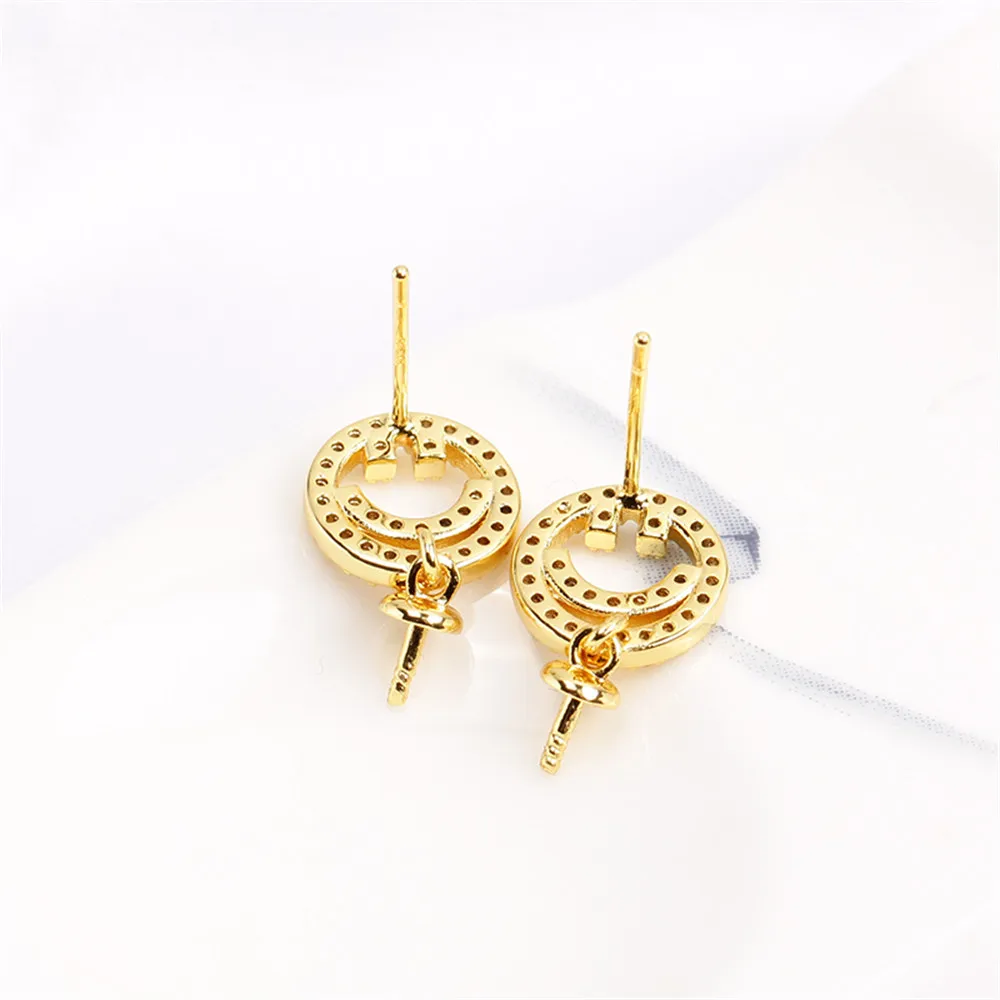 Рисунок 6 - Женские серьги-гвоздики в виде улыбки