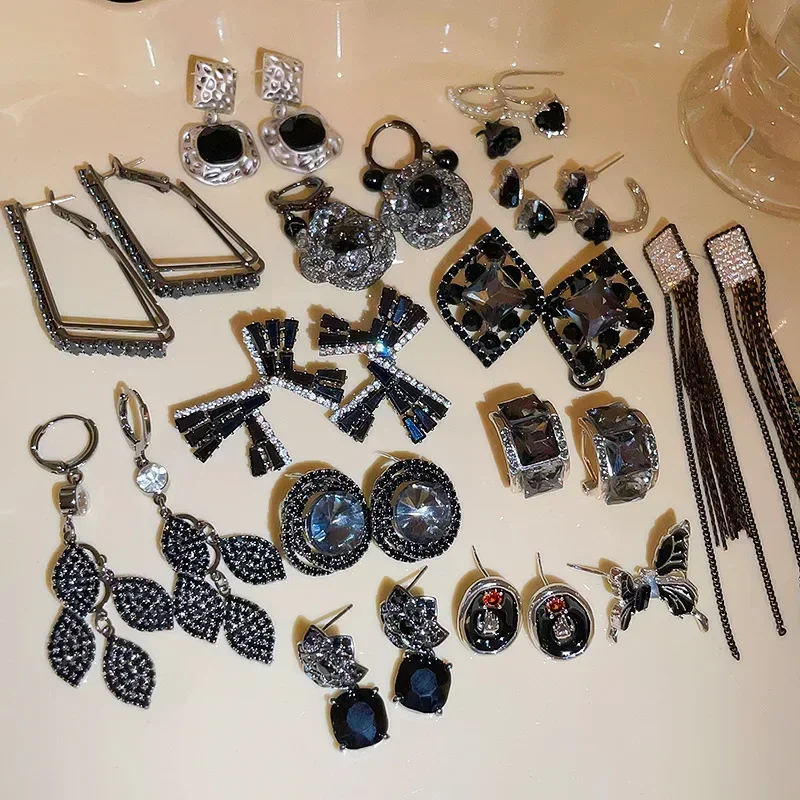 Modne błyszczące czarne kolczyki Minar w kolorze CZ cyrkonie стразы листья бант геометрические