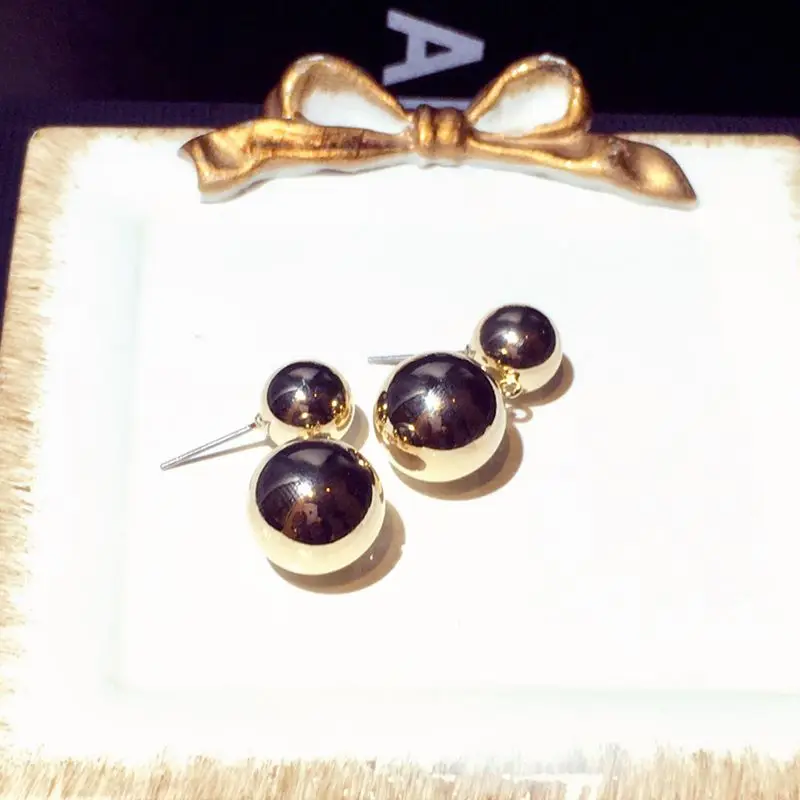 

Korean Fashion Design Round Ball Copper Ear Studs Smooth Dazzling Temperament Earring for Girl Woman Daily Jewelry