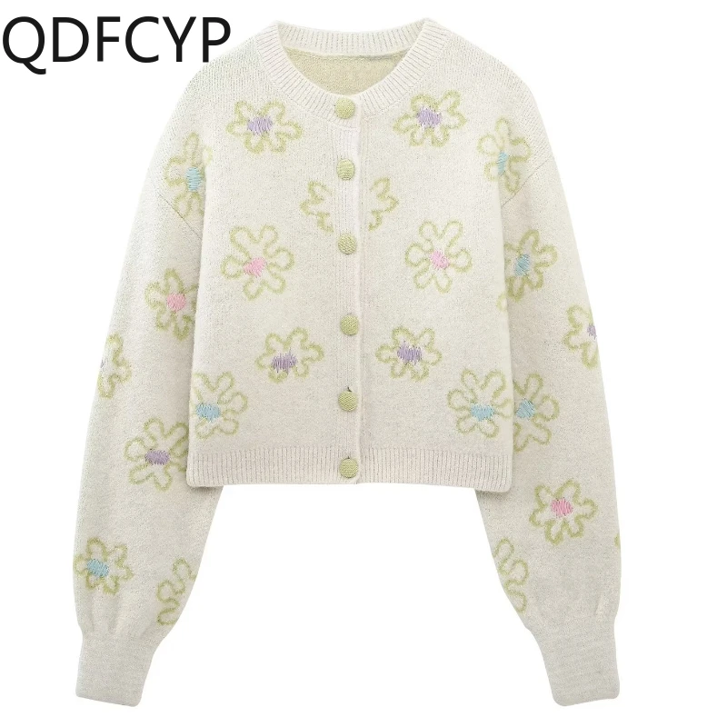 

Autumn Winter Women's Sweater New Fashion Flower Embroidery Simple 0-neck Short Cardigan Korean Version Sweet Beige Knitted Coat
