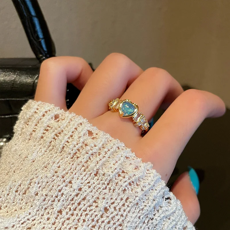 

Temperament Sparkly CZ Cubic Zirconia Charm Rings for Women Blue White Color Love Heart Open Adjusting Ring Wedding Accessories