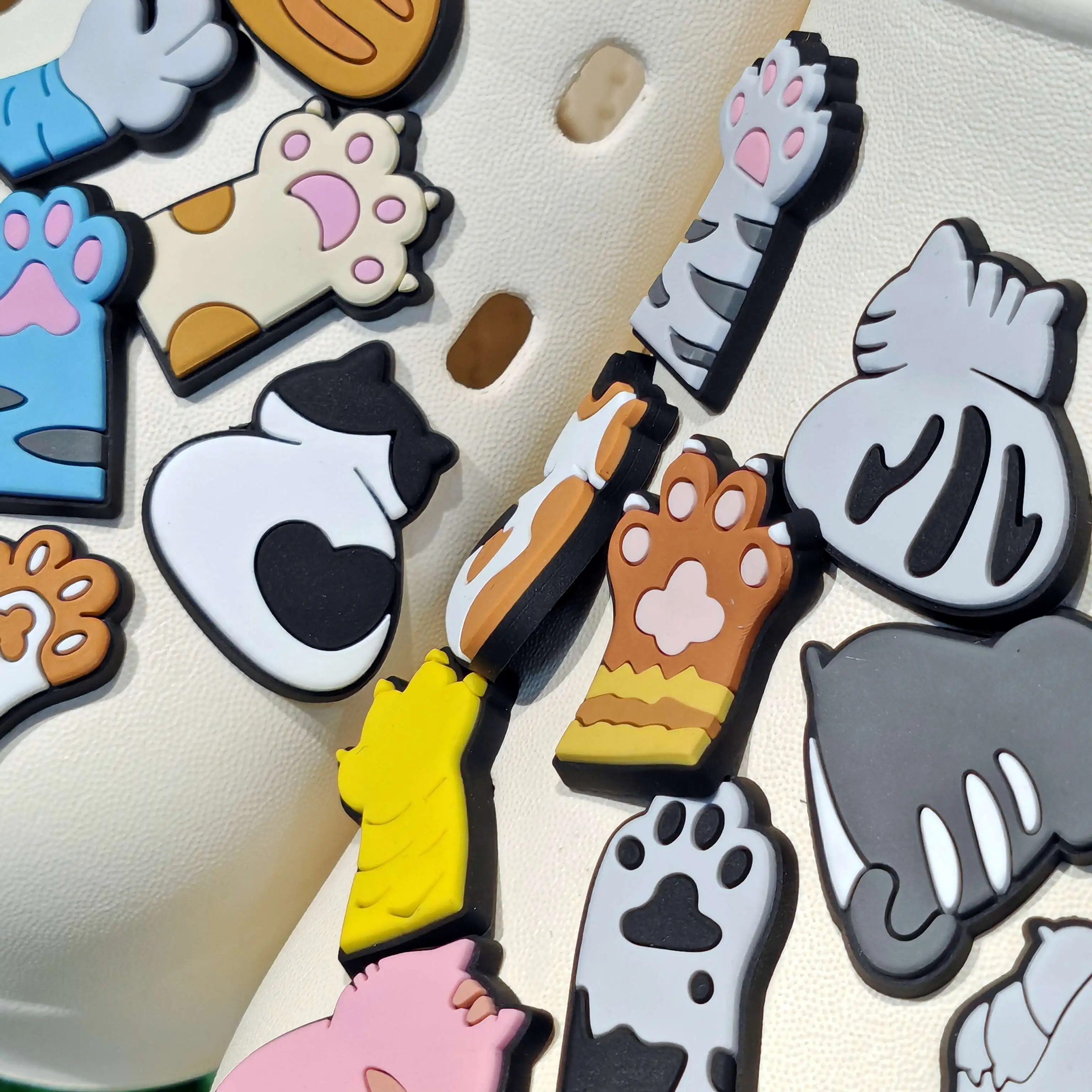 Новинка 1-18 шт. кавайные животные кошачья лапа подвески для обуви из ПВХ подходят