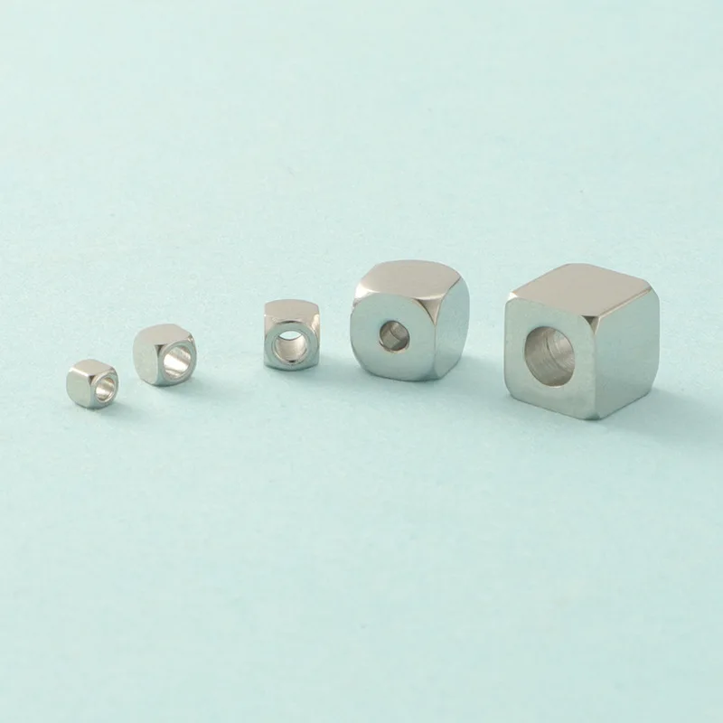 

30PCS Mirror Stainless Steel Silver Cube Dice Bead DIY Cube Eyelet Bead Necklace Aracelet Accessories