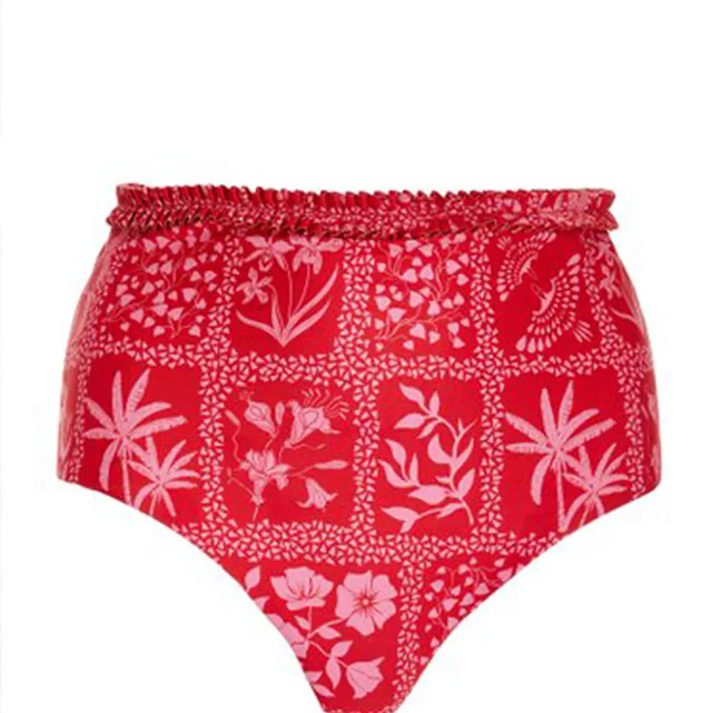 Рисунок 3 - Комплект бикини с цветочным принтом