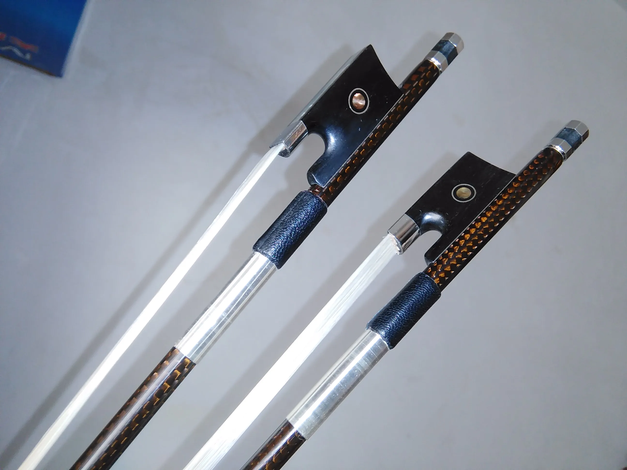 Violin Bow 4/4 White Bow Hair Ebony Frog Cooper Amounted