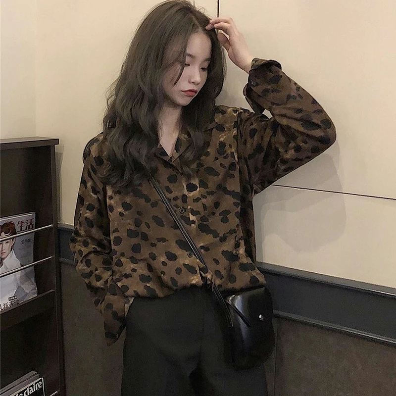 

Женская рубашка с принтом, коротким рукавом и воротником «Питер Пэн»