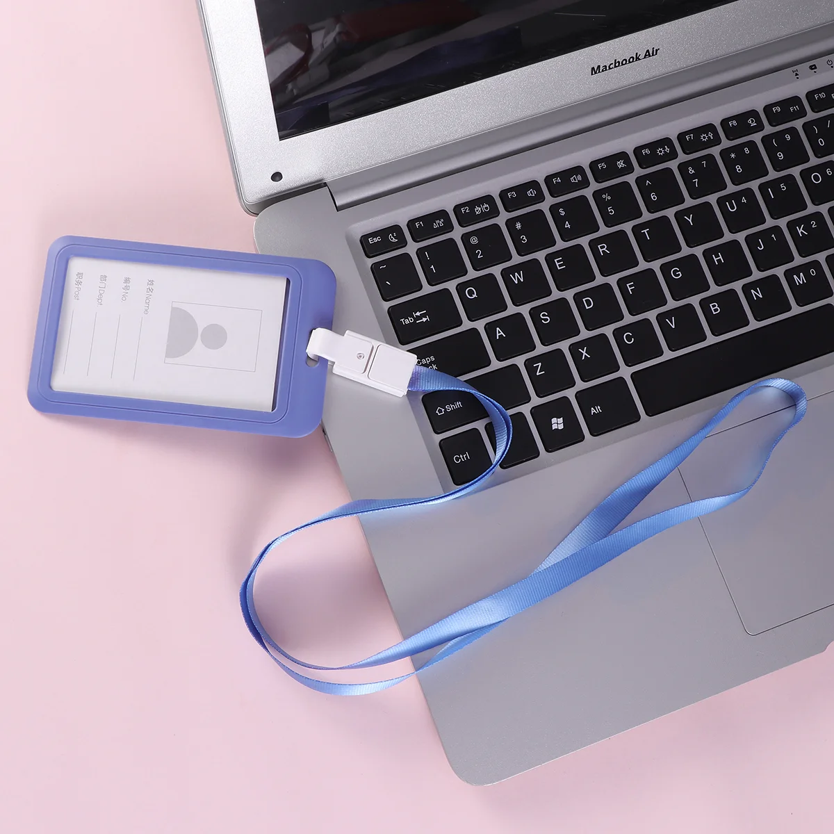 Рисунок 3 - Держатель для удостоверения личности с ремешком