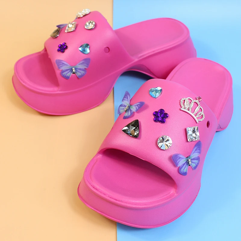 

Women Vented Clogs Sandals 5.5CM Platform Summer Outdoor Close Toe Slippers Beach Brand Bread Shoes Cute Butterfly Diamond Crown