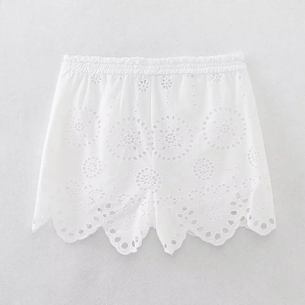 Jenny&Dave Bohemian Retro Casual White Bermuda Summer Shorts Ladies Moroccan Embroidery Hollow Cotton Shorts Women