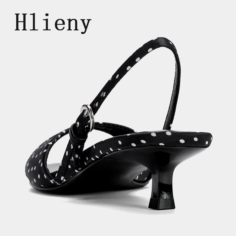 Фото Модные женские шелковые атласные босоножки Hlieny в горошек, сексуальные, с открытым носком, на ремешке с пряжкой, летние, на низком каблуке, для вечеринок, туфли для платья, Zapatos De Mujer №4