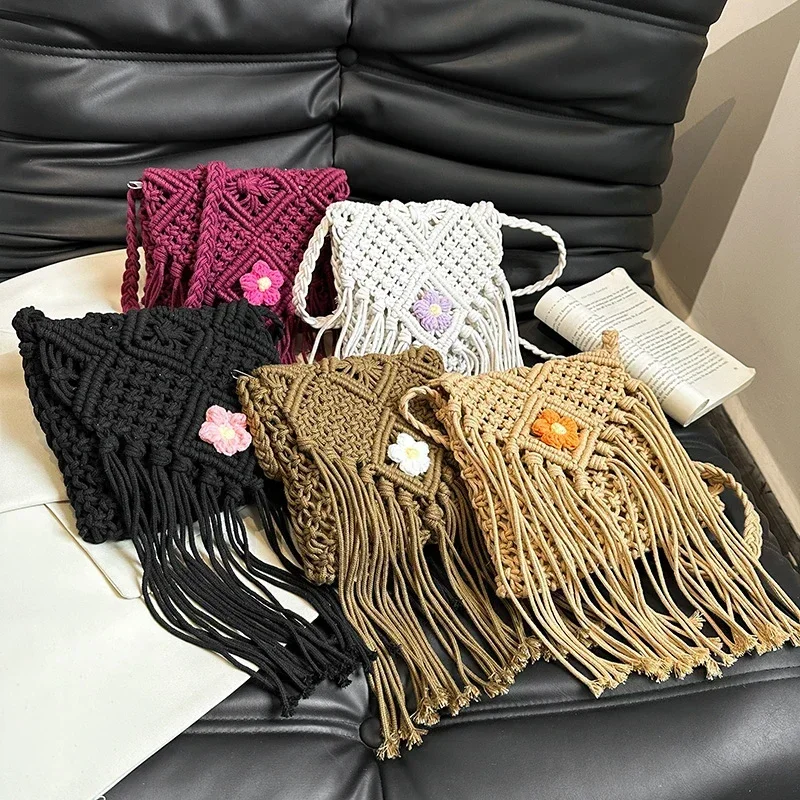 Соломенная женская сумка с кисточками 2024 модная пляжная для курорта трендовые