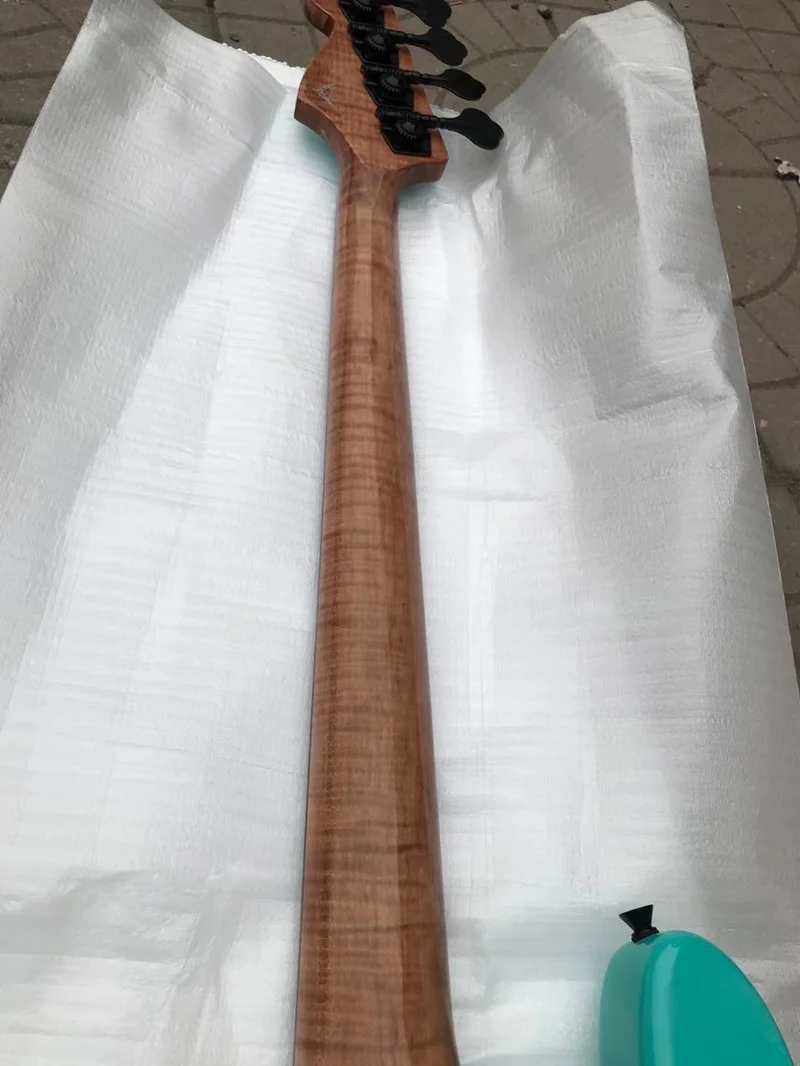 Новинка 2022 Высококачественная басовая гитара 4 струны гриф Пламя клен реальные