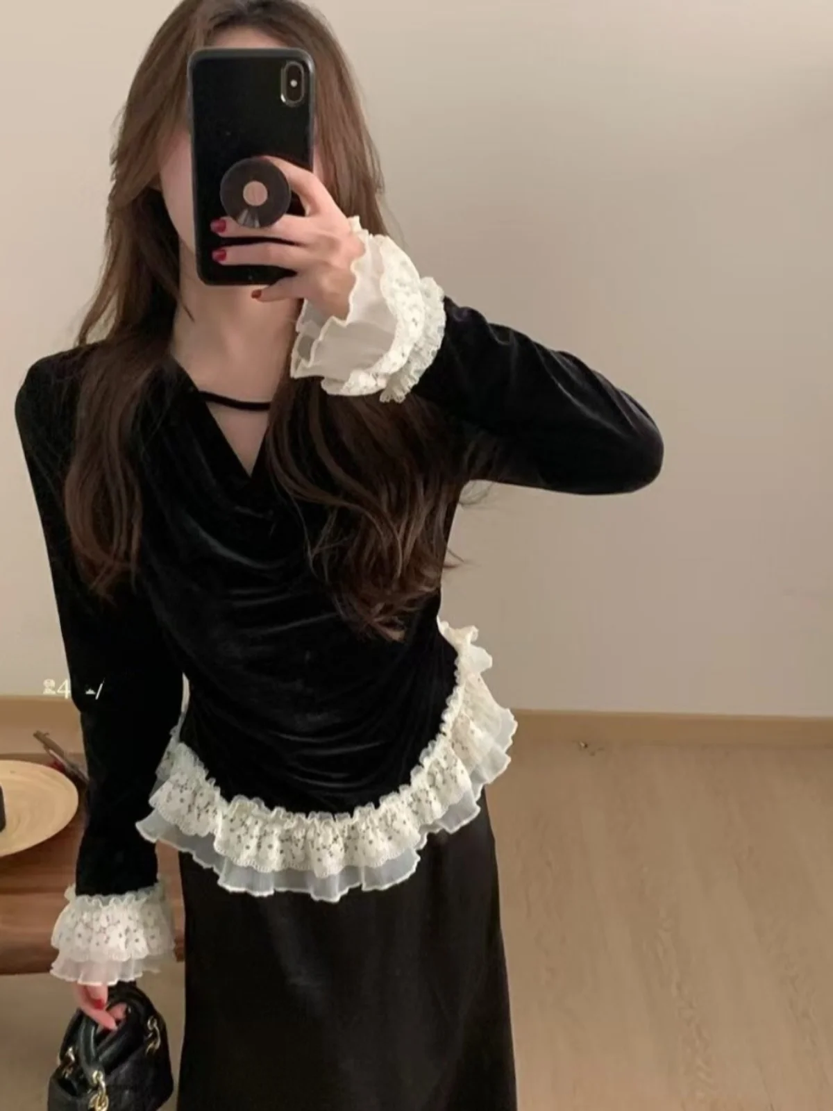 French sle Temperament Lace Patchwork Long sleeve Velvet Shirts Thirteen Rows Women clothes 2024 Autumn and Winter Bell Sle...