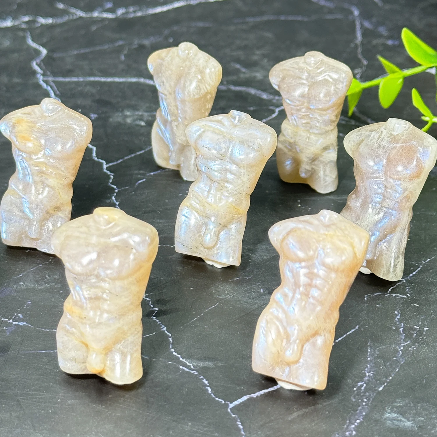 Натуральный лунный камень