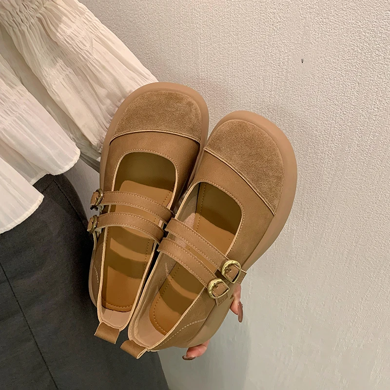 Корейская версия ретро туфли на толстой подошве с цветными блокировками