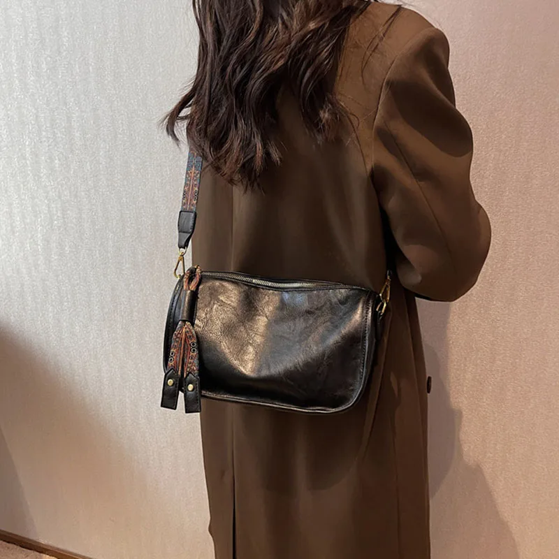 Popular Fashion Wide Shoulder Strap Crossbody Bags Portable Simple Casual Pillow Bag Retro Soft Leather Commute Storage Satchel
