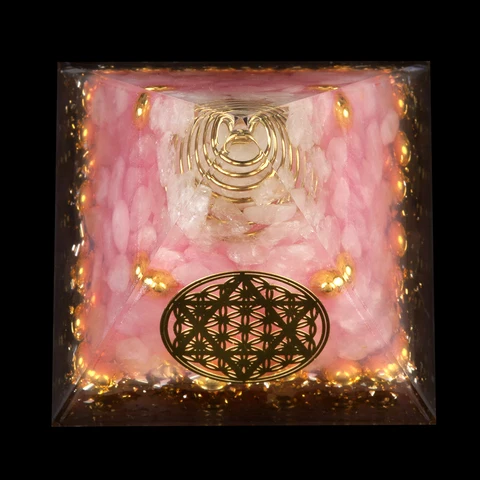 Пирамида из розового кварца 6 см