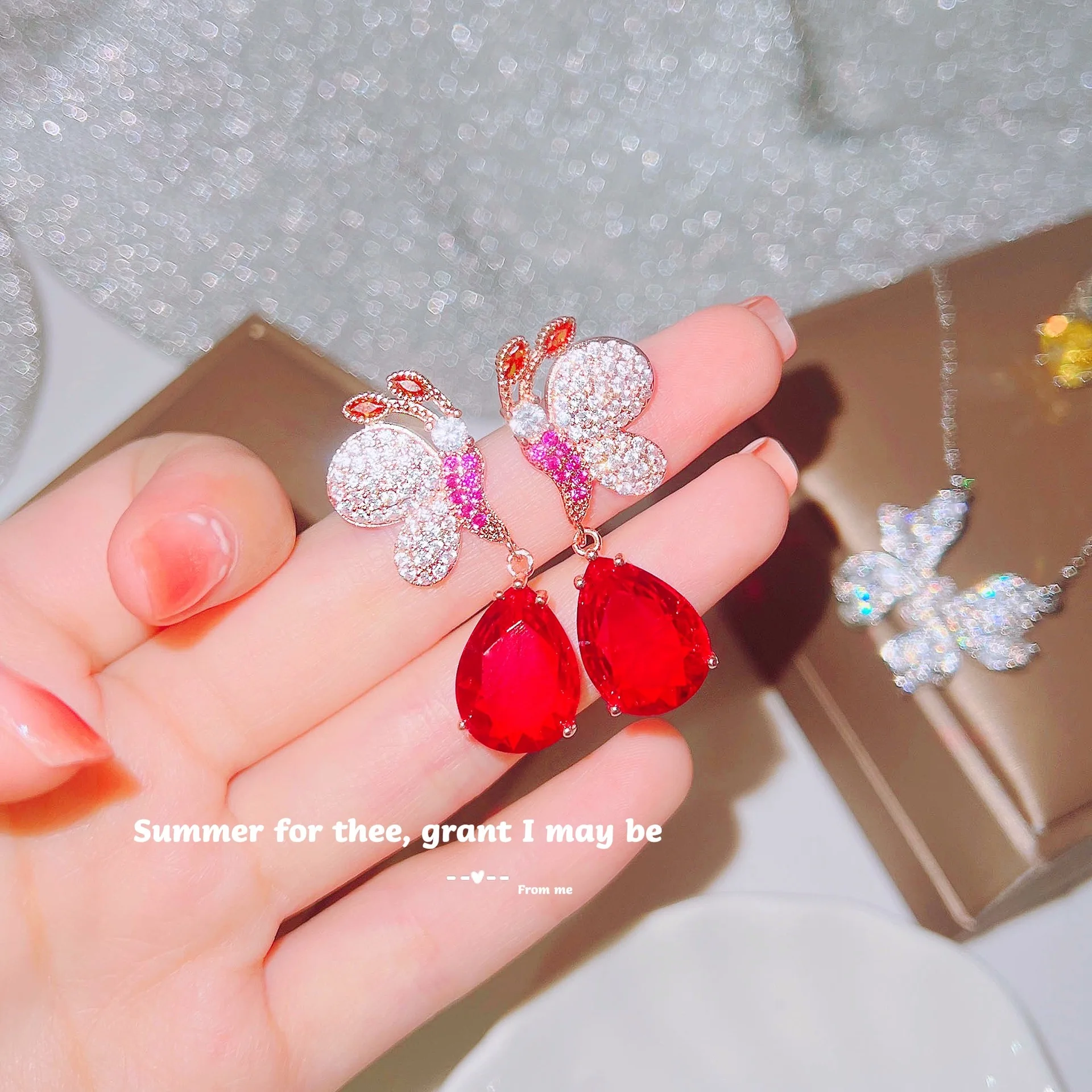 

Luxury Crystal Long Earrings For Women Rhinestone Butterfly Rose Gold Color Red Stone Hanging Earring Fashion Wedding Jewelry