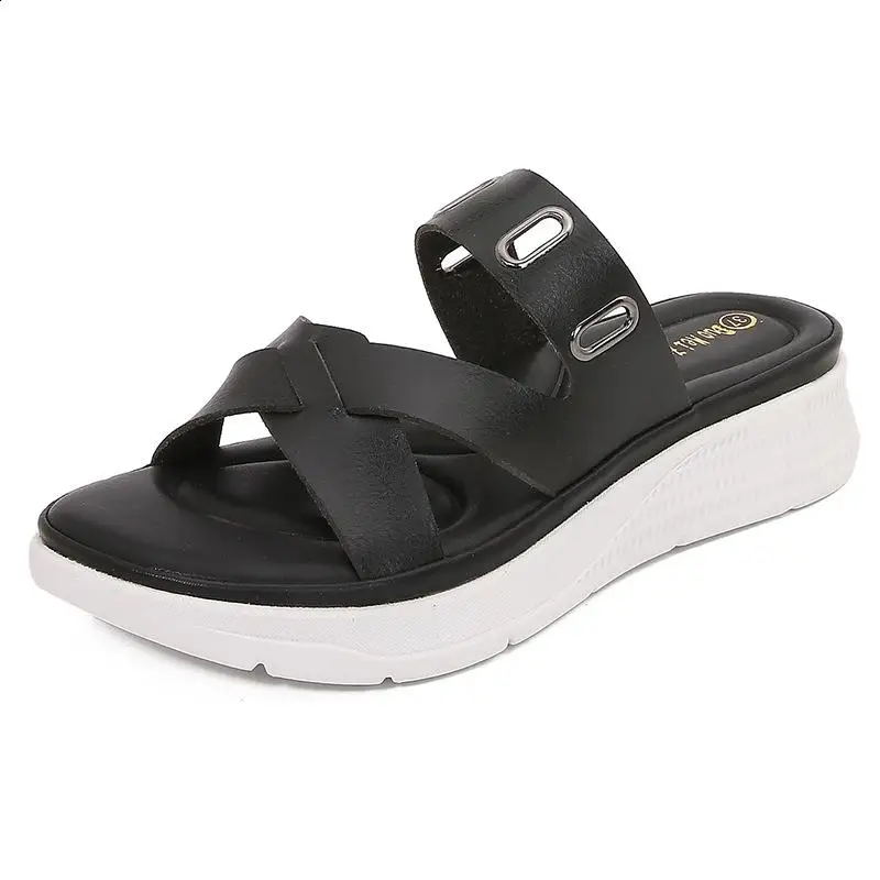 Тапки женские на танкетке мягкие сланцы резиновая Удобная пляжная обувь